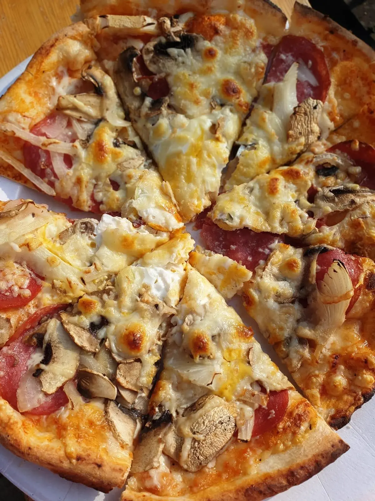 Pizza live im Ofen gebacken